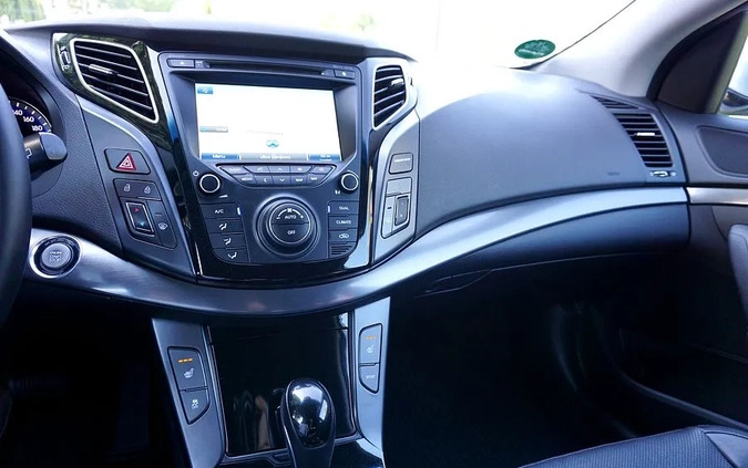 Hyundai i40 cena 36700 przebieg: 246000, rok produkcji 2011 z Płock małe 742
